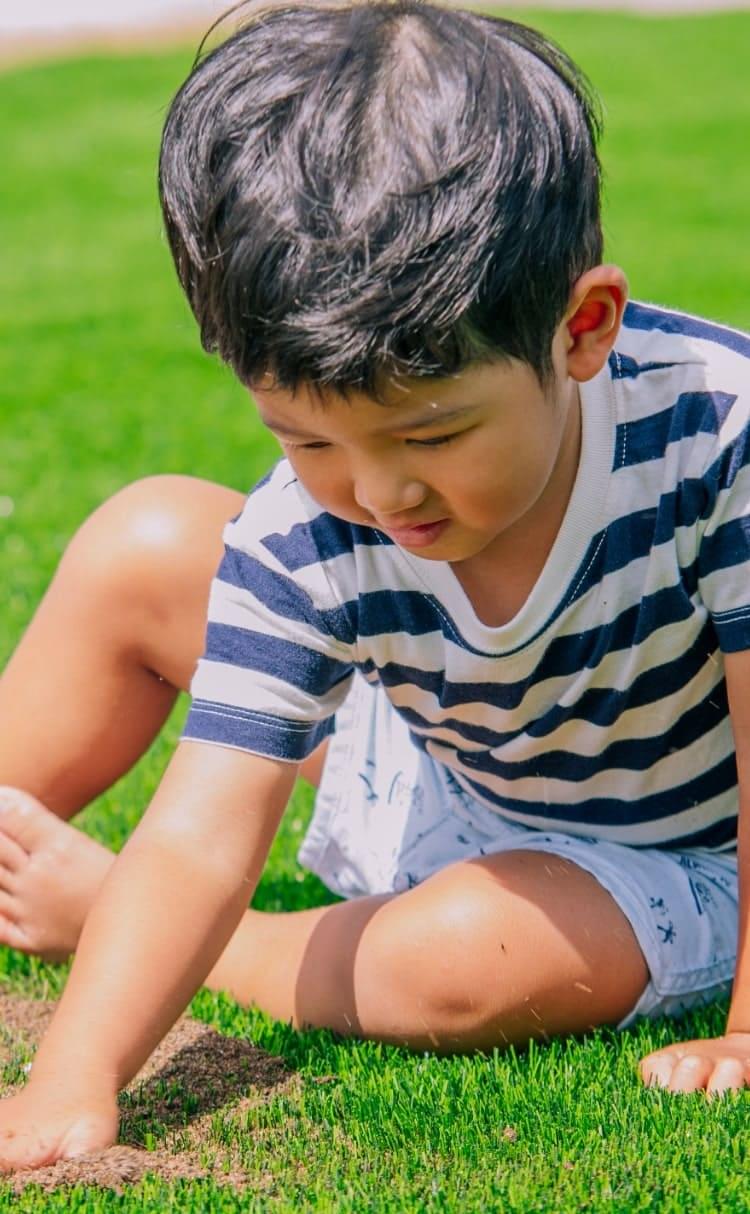 寒土　「-KANDO-」を撒く子ども